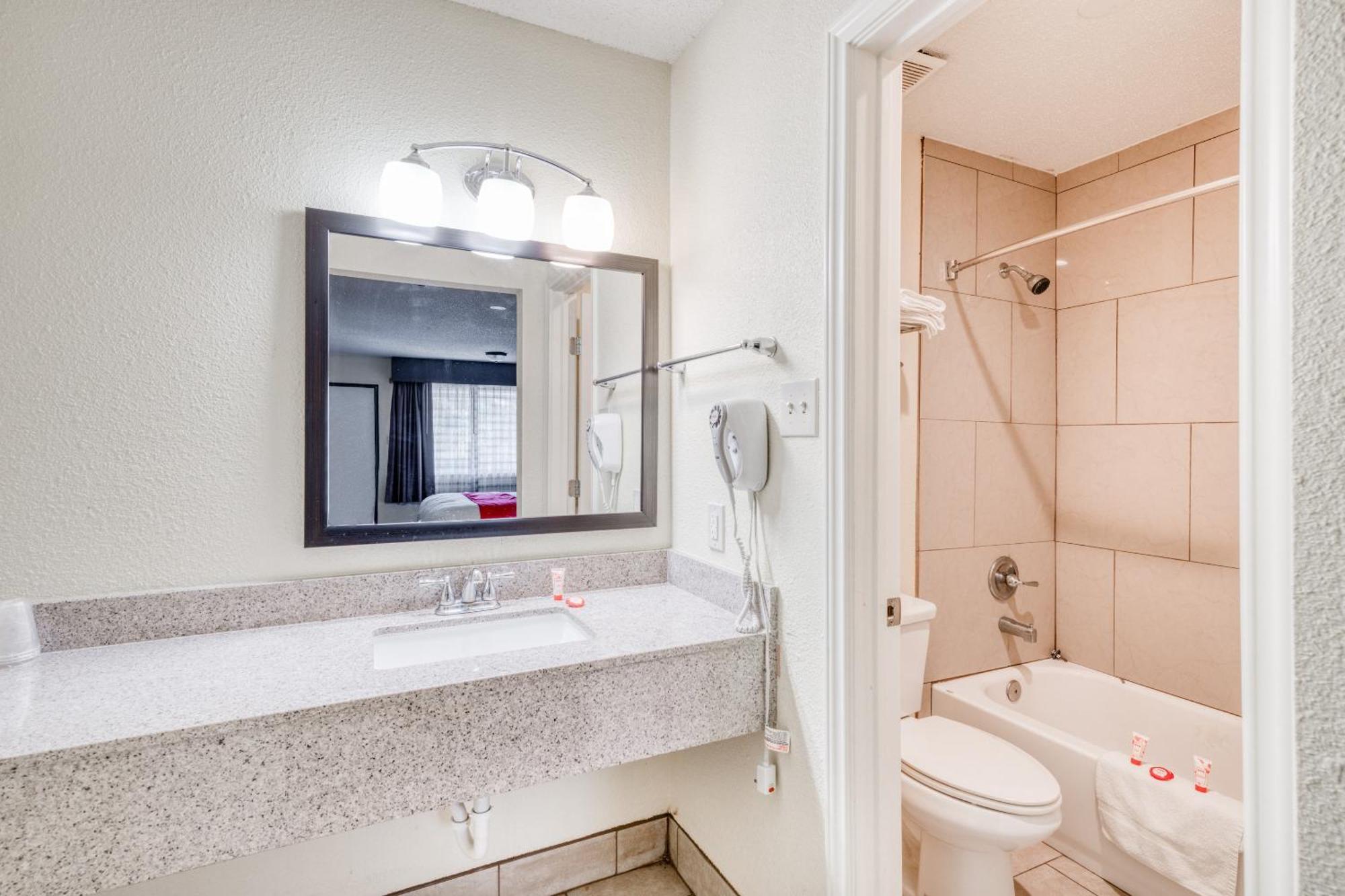 Oyo Hotel Rosenberg Tx I-69 מראה חיצוני תמונה